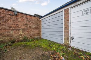 Garage En Bloc- click for photo gallery